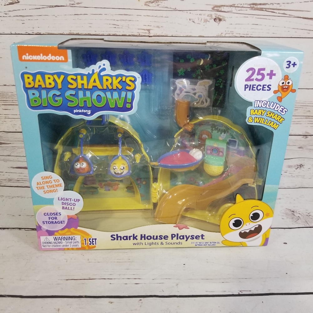 Baby Shark Big Show 25 pc Shark House Playset